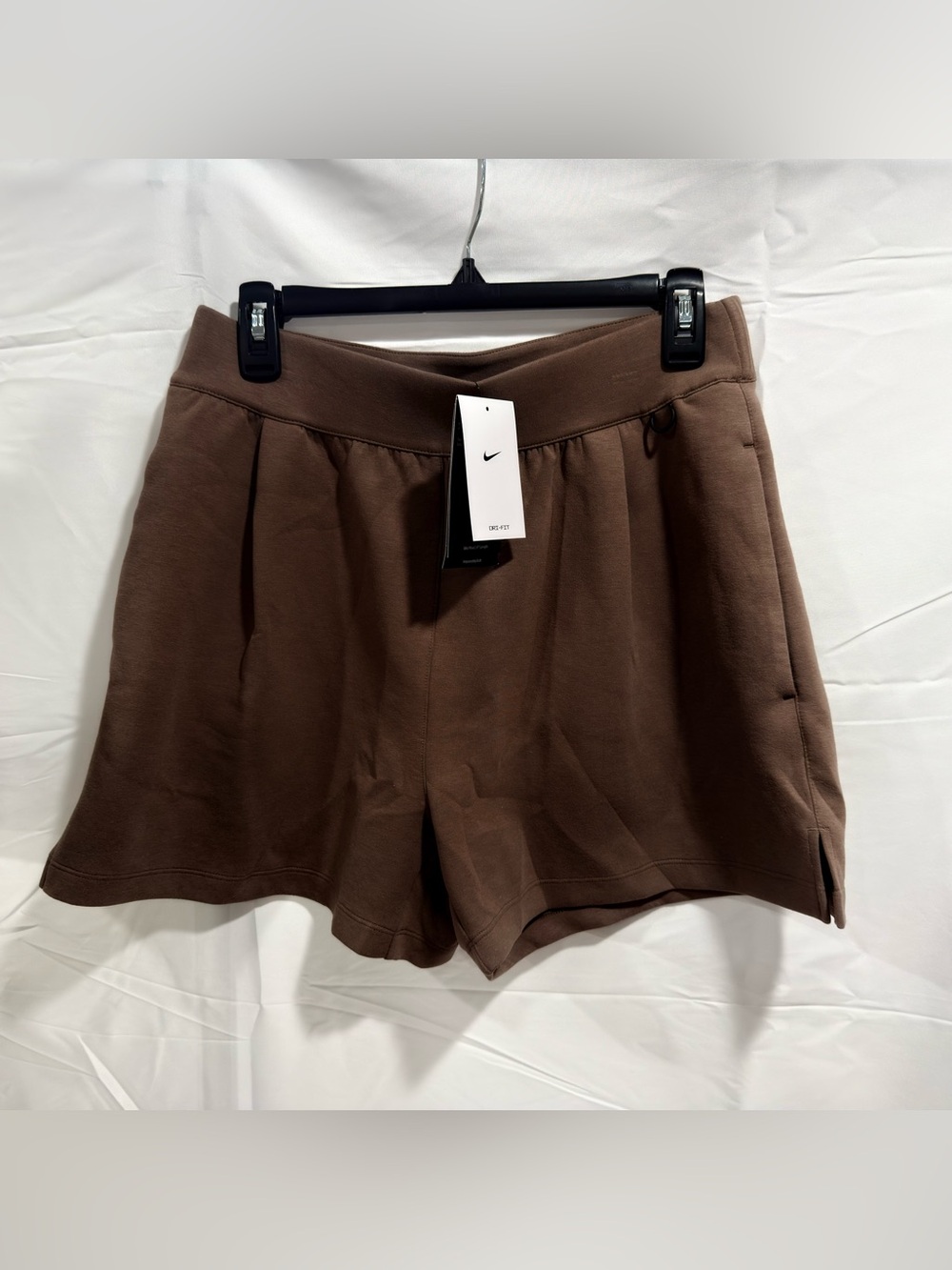 Nike ImpossiblySoft Mid Rise 4” Shorts Women’s Medium Brown NWT Dri-FIT